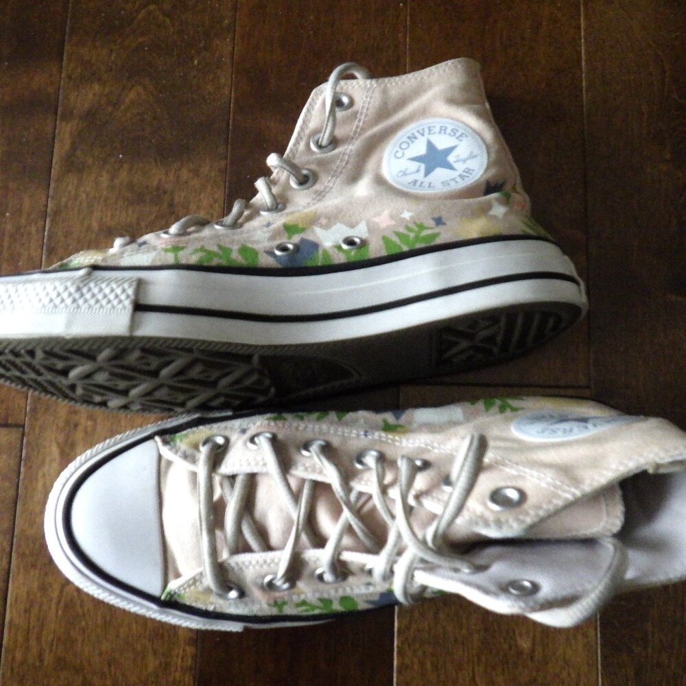 Converse Chuck Taylor All Star Women's High Tops Size 7.5 Floral Botanical Print